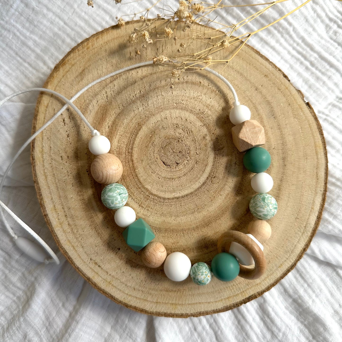 Collier d’allaitement Mawen Materne en silicone et bois perles blanc vert