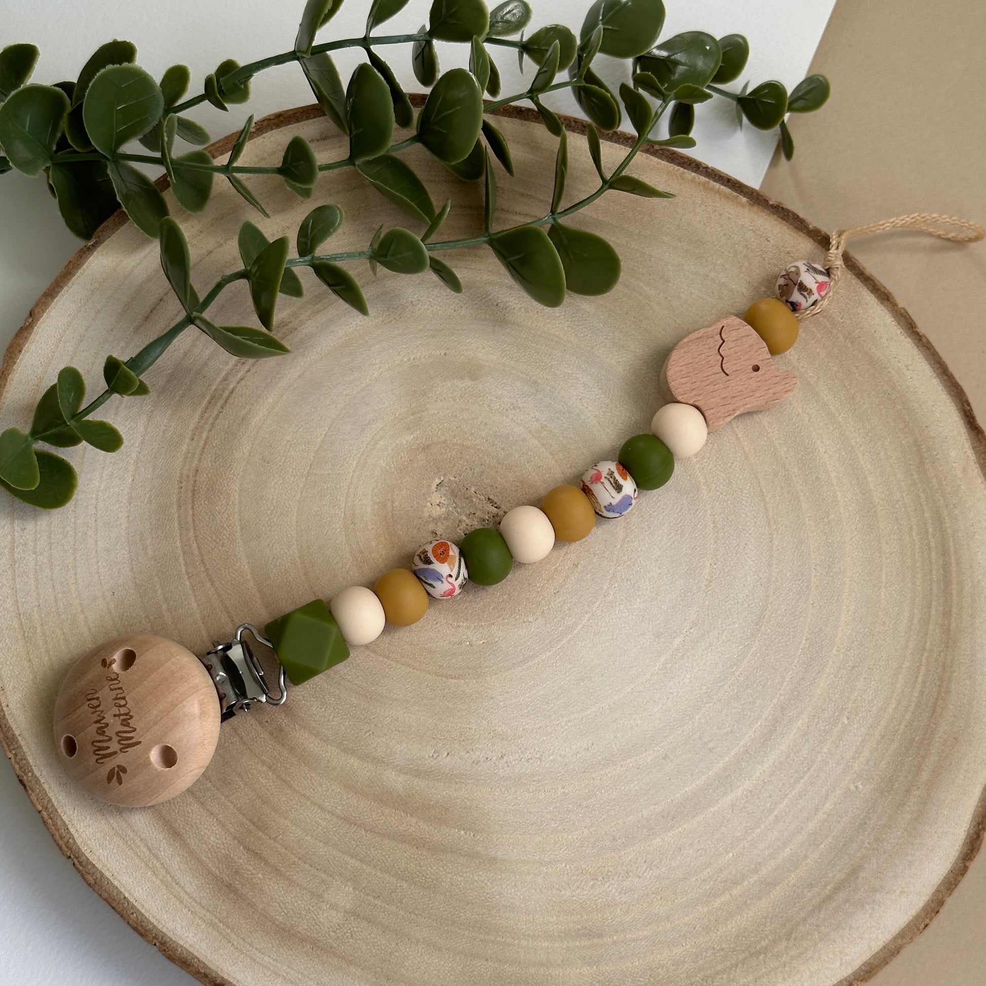 Attache tétine éléphant Mawen Materne perles en silicone vert beige