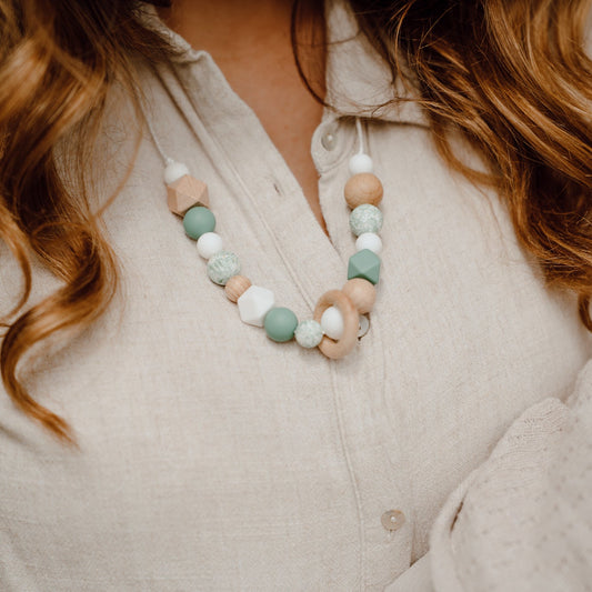 Collier allaitement Nathalia Mawen Materne perles silicone vert et blanc