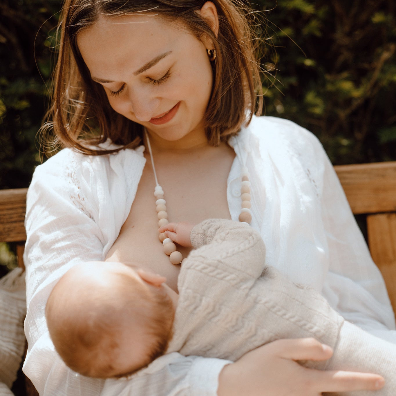 Collier d’allaitement Mawen Materne en silicone et bois perles beige blanc