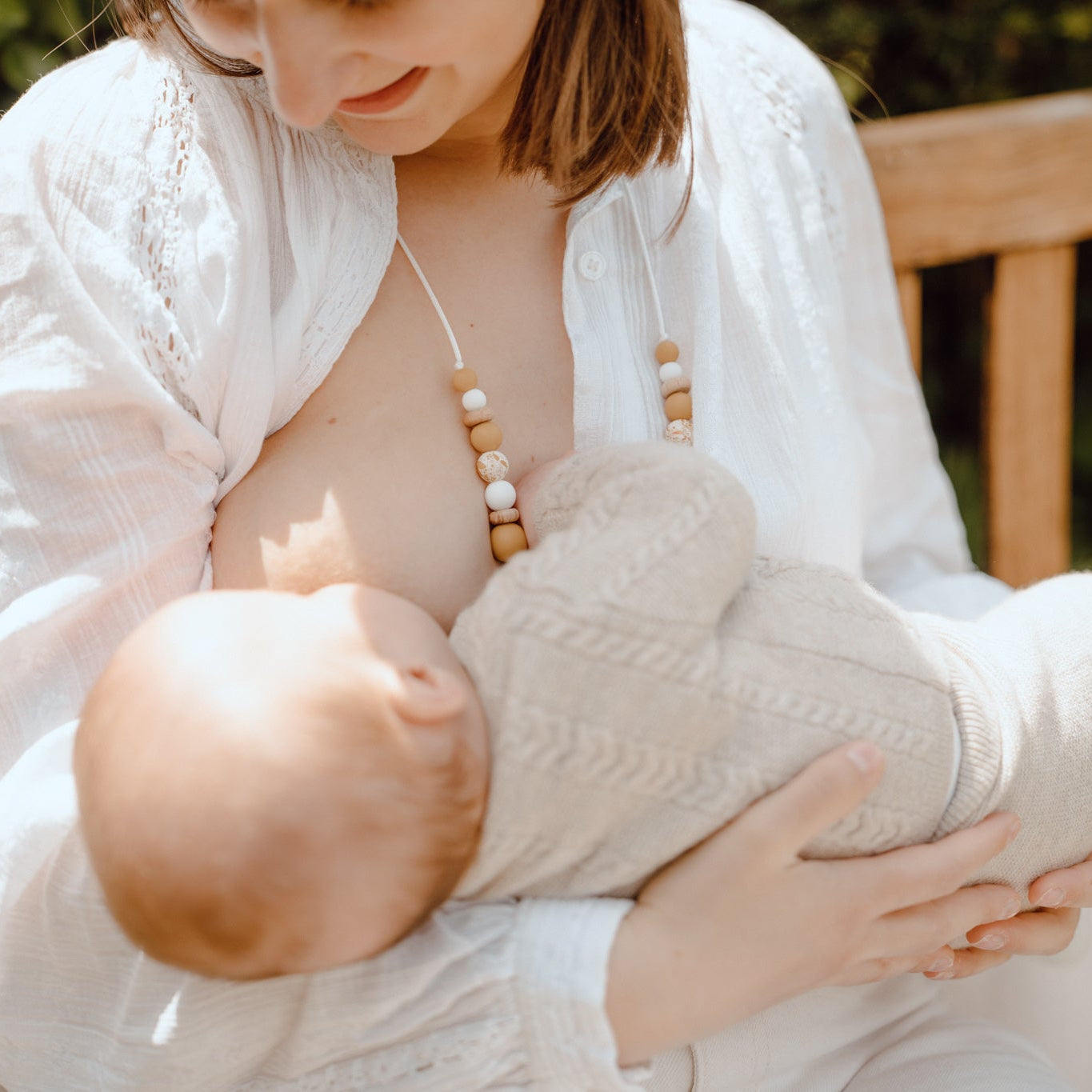 Collier d’allaitement Mawen Materne en silicone et bois perles blanc ocre