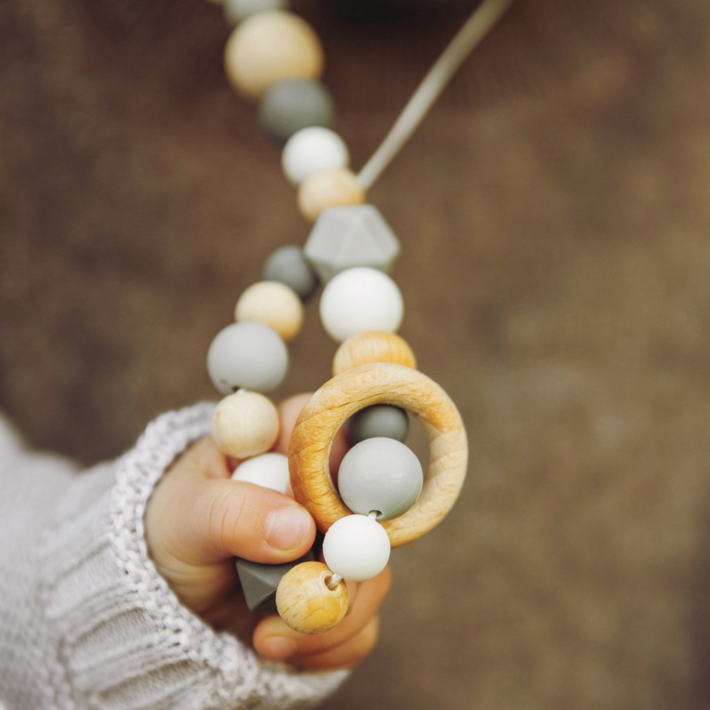 Collier d’allaitement Mawen Materne en silicone et bois perles gris blanc
