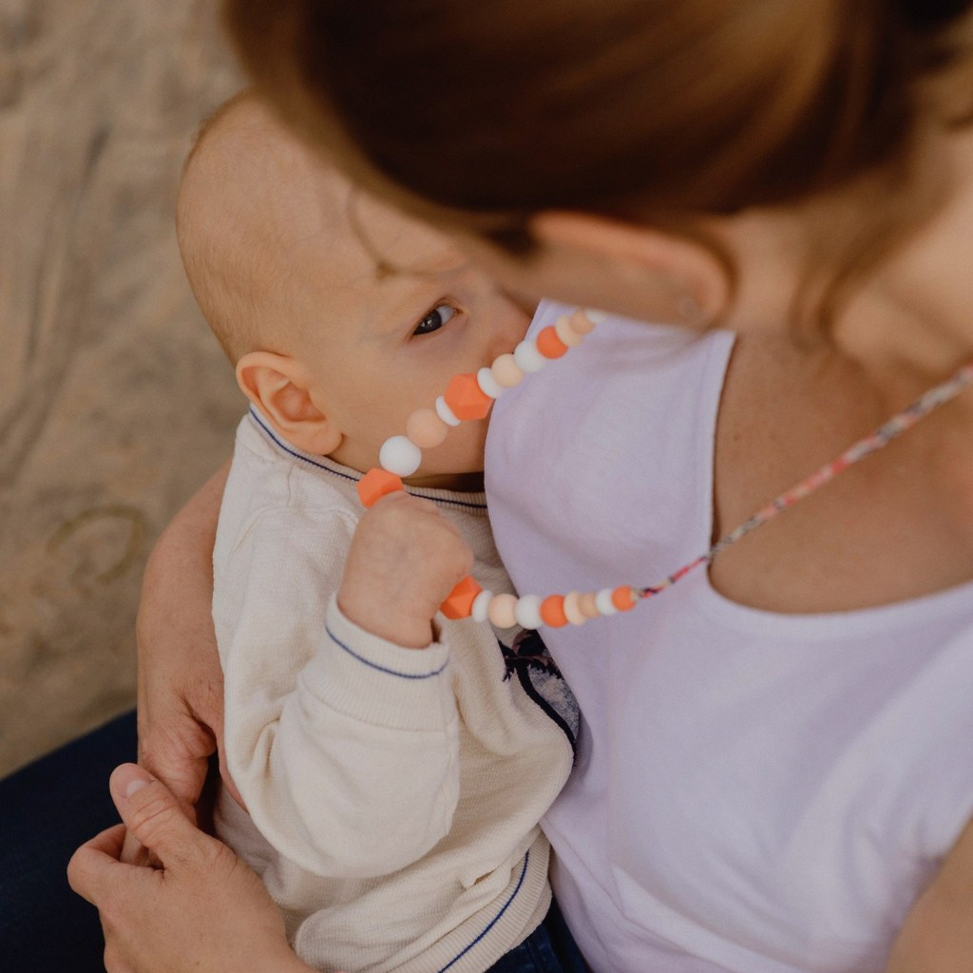 Collier d’allaitement Mawen Materne en silicone perles rose blanc