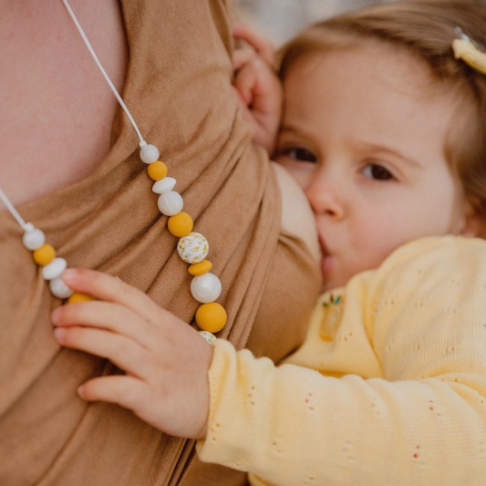 Collier d’allaitement Mawen Materne en silicone perles blanc jaune nacré
