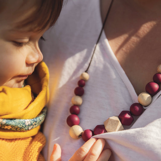 Collier d’allaitement Mawen Materne en silicone et bois perles rose prune