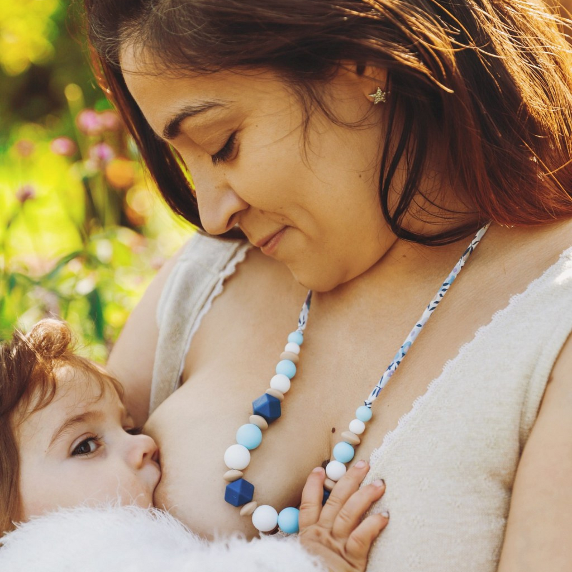 Collier d’allaitement Mawen Materne en silicone perles blanc bleu